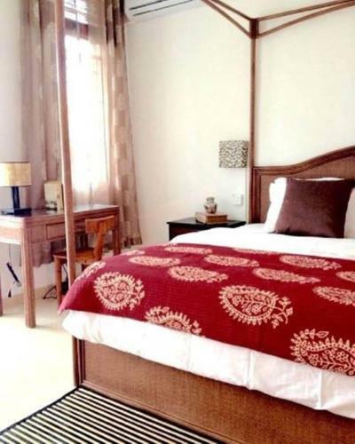 Balik Pulau Booklodge B&B