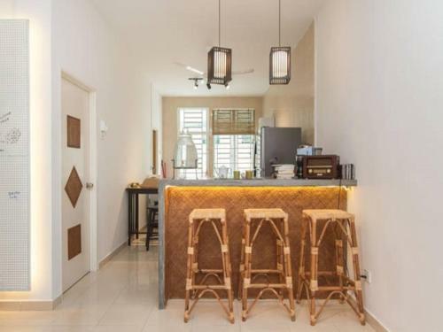 Balik Pulau Booklodge B&B