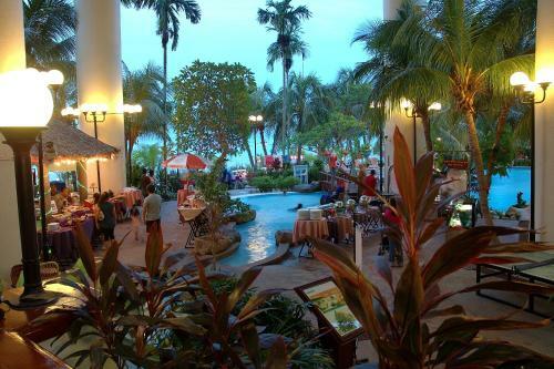 Hotel Rainbow Paradise Beach Resort
