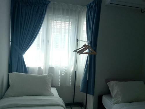 Villa Georgetown Seafront 3-storey House