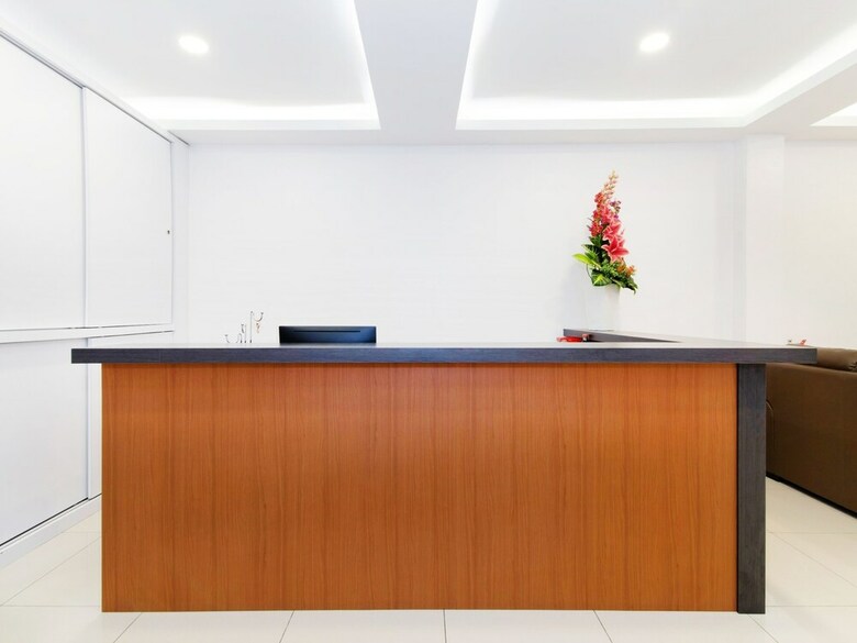 Oyo 710 Lawten Hotel