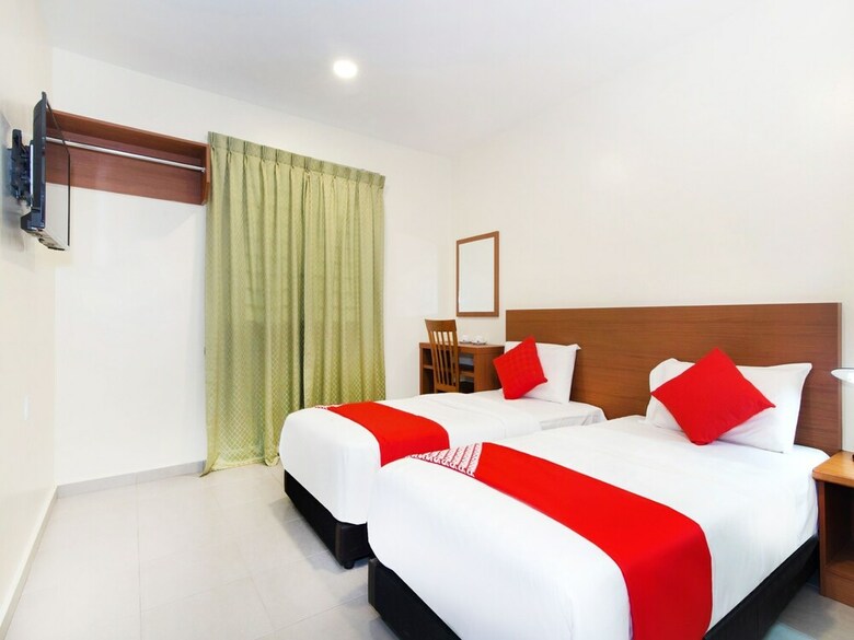 Oyo 710 Lawten Hotel
