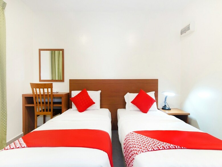 Oyo 710 Lawten Hotel