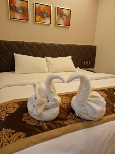 Golden Leaves Hotel