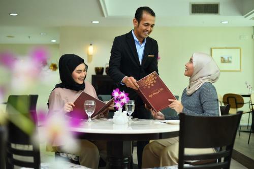 Tun Fatimah Riverside Hotel
