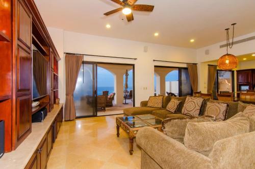 Beachfront Villa Near Great Surfing Villa Kash 3br