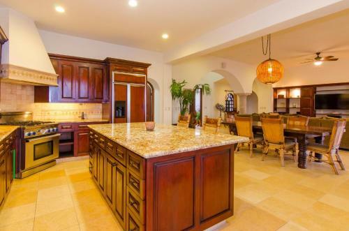 Beachfront Villa Near Great Surfing Villa Kash 3br