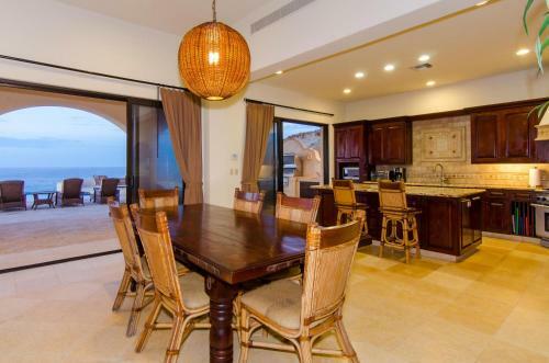 Beachfront Villa Near Great Surfing Villa Kash 3br
