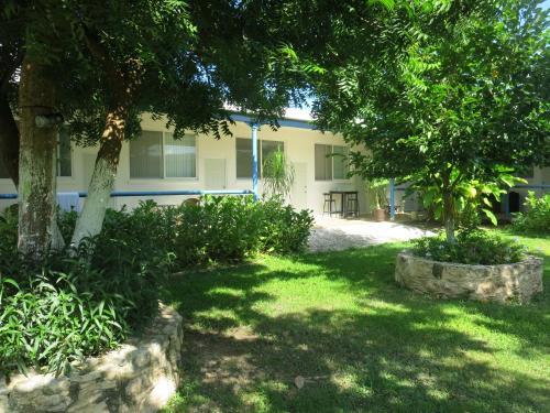 Hostal Bakab Hostel & Equestrian Amenities