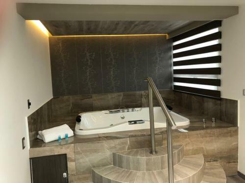 Hotel Kaia Suites