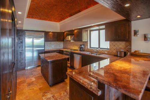 Luxury Villa With Ocean Views,villa Vista Azul