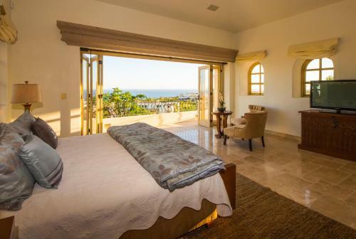 Luxurious Golf Getaway For 14, Villa De Los Faros