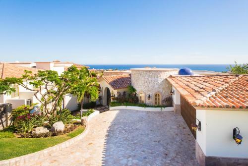 Luxurious Golf Getaway For 14, Villa De Los Faros