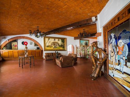 Hotel La Mansion Del Quijote