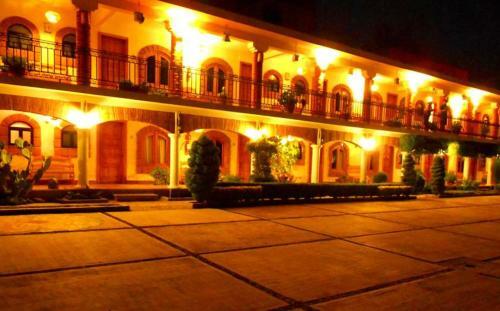 Hotel El Port�n