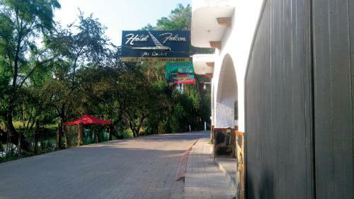 Hostal Hotel Falcon