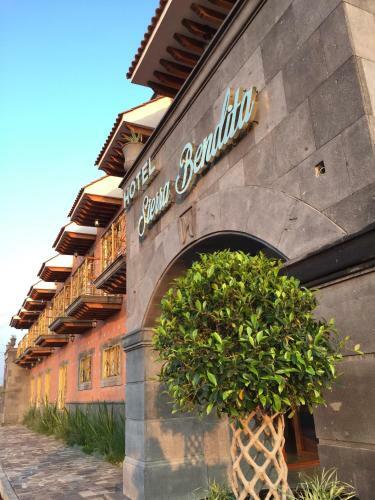 Hotel Sierra Bendita