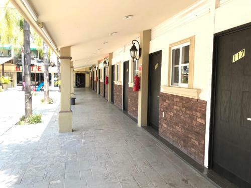 Hotel Paseo Palmas