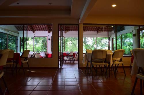Hotel Villa Blanca Suites