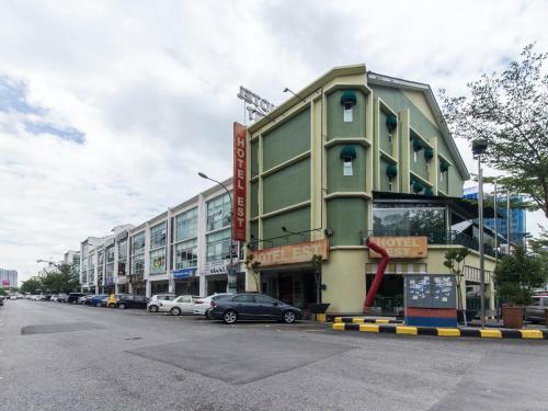 Oyo 604 Hotel Est Equine Park