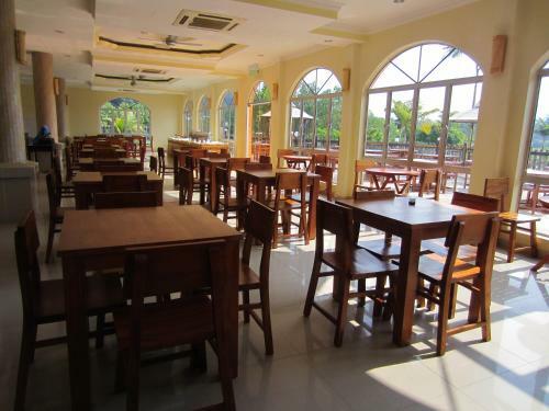 Yeob Bay Hotel & Resort