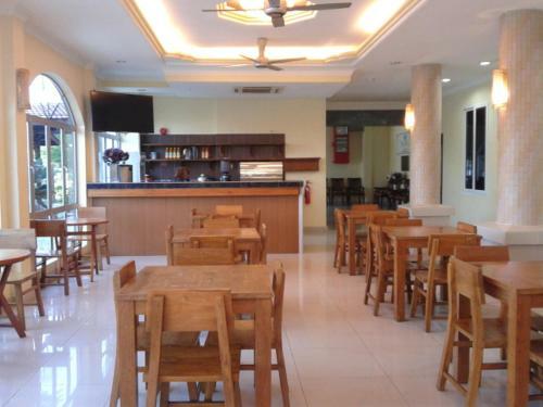 Yeob Bay Hotel & Resort