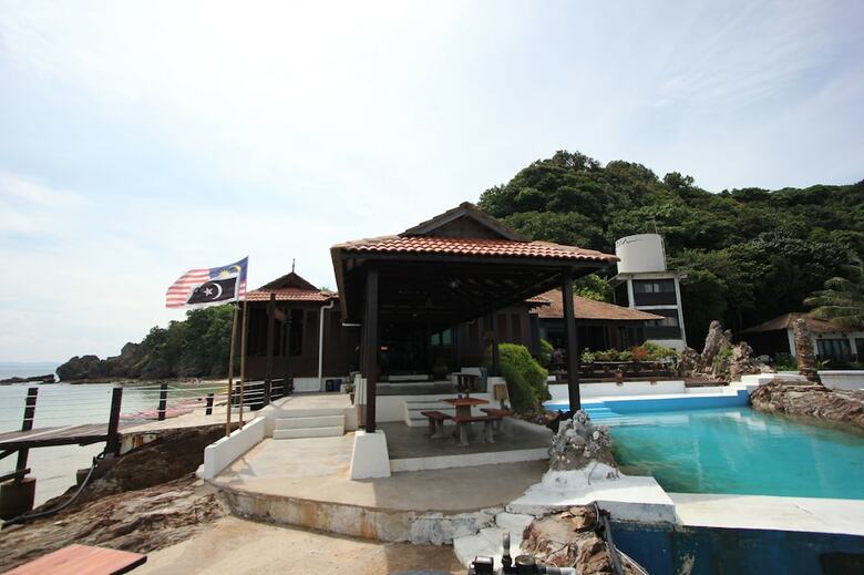 Hotel Gem Island Resort & Spa