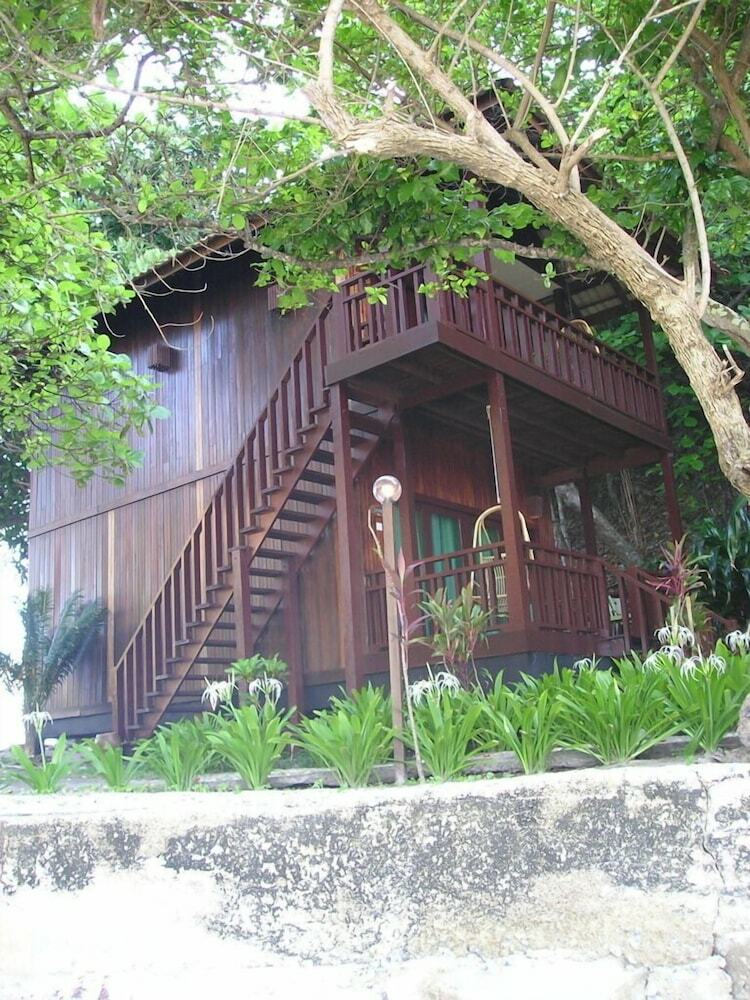 Hotel Gem Island Resort & Spa