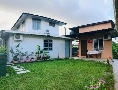 Hostal Merdeka Guest House 2