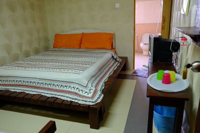Hotel Tnt Novelty House