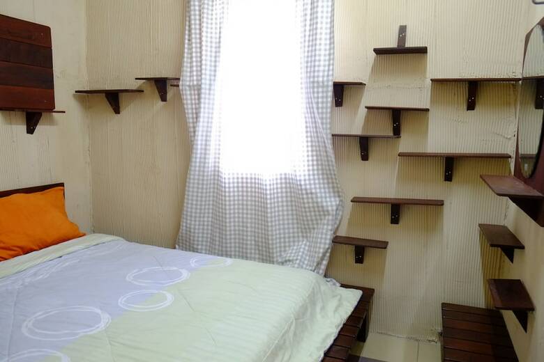 Hotel Tnt Novelty House
