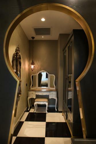 Vangohh Eminent Hotel & Spa