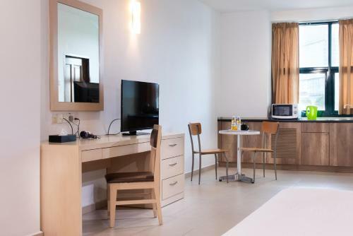 Golden View Serviced Apartments