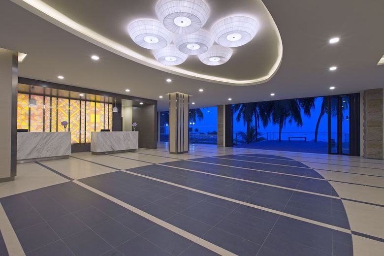Hotel Mercure Penang Beach