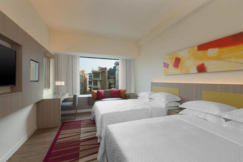 Hotel Mercure Penang Beach