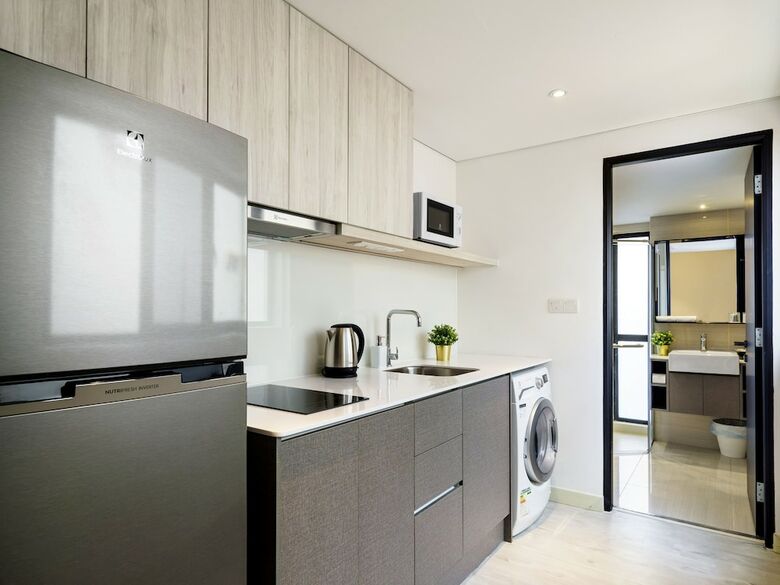 Macallum Central Hotel By Phc