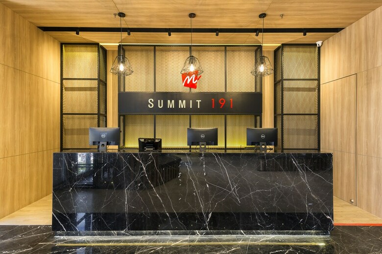 M Summit 191 Executive Hotel Suites