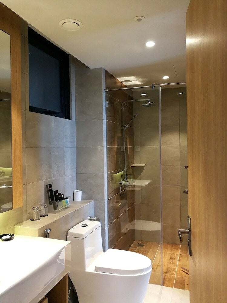 M Summit 191 Executive Hotel Suites