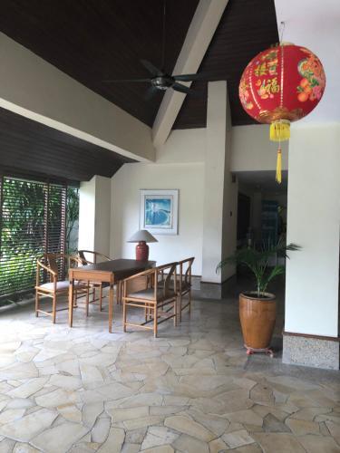 Apartamentos Mieqa@theregencytanjungtuan (seafront Unit)