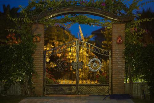 Bed & Breakfast G�cek Naz Hotel