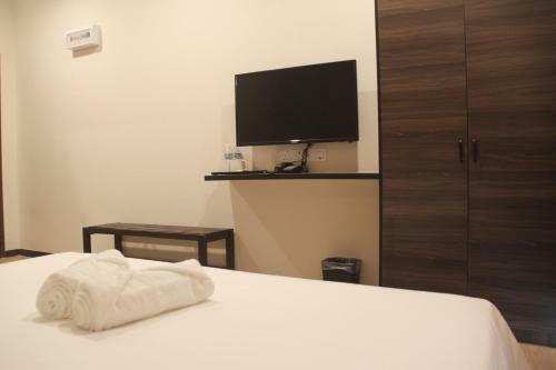 Hotel Gergasi Inn