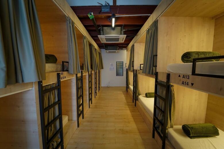 D� Cafe & Rest House