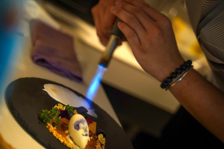 D� Cafe & Rest House
