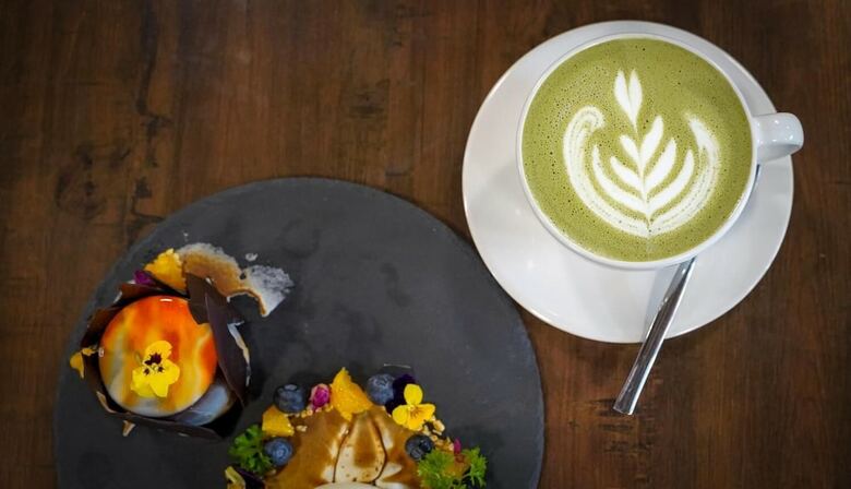 D� Cafe & Rest House