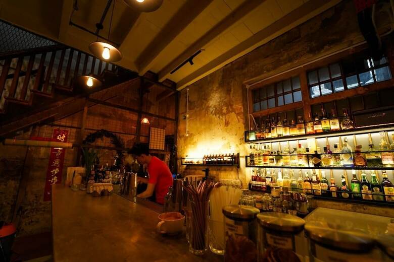 D� Cafe & Rest House