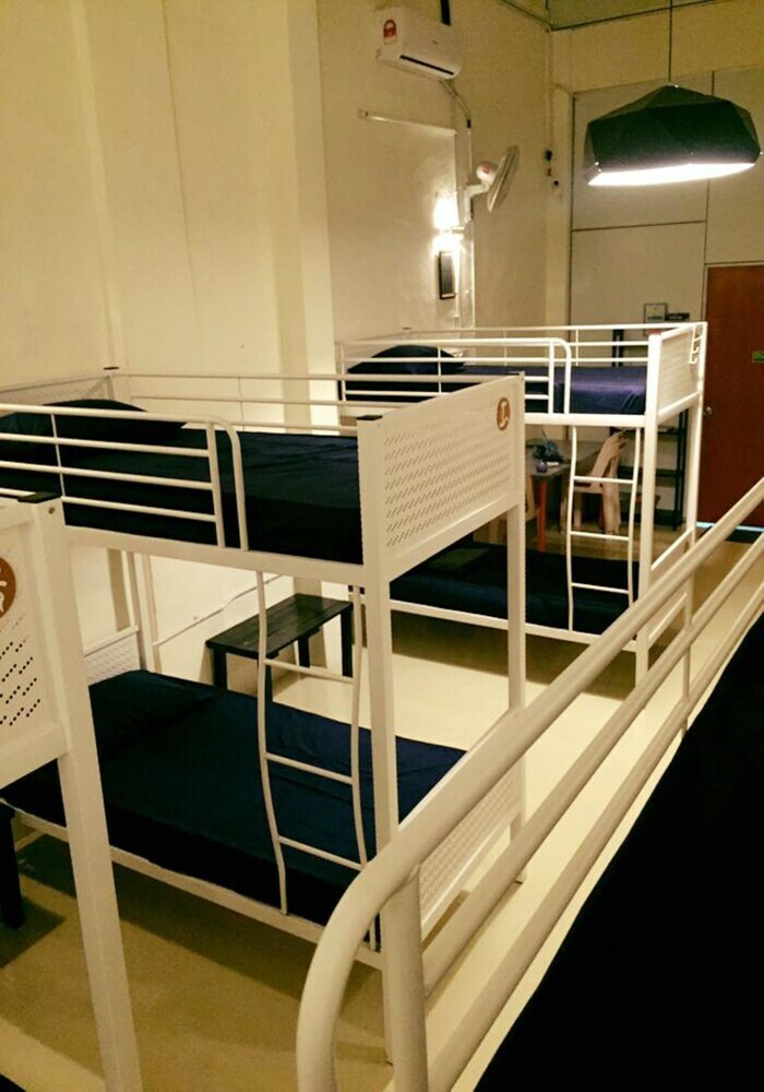 Vloft Backpackers Hostel