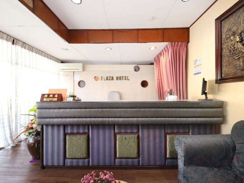 Oyo 699 Plaza Hotel