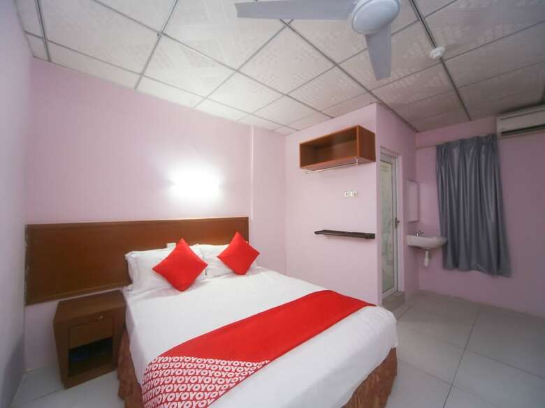 Oyo 738 Hotel 81