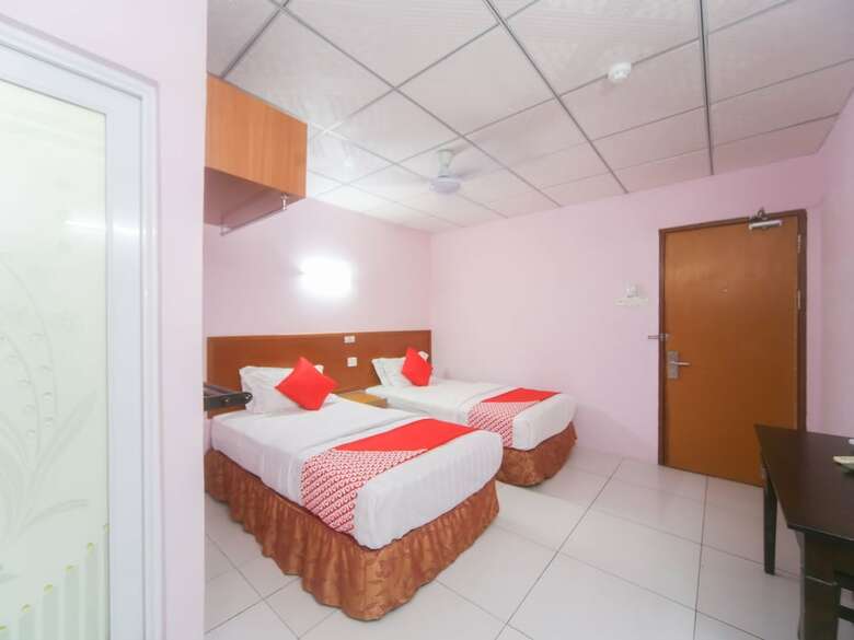 Oyo 738 Hotel 81
