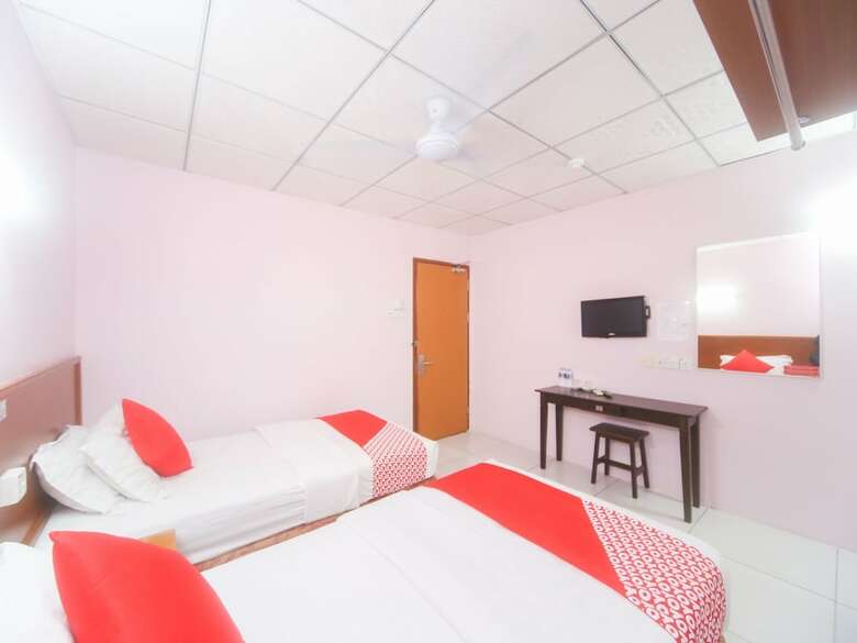 Oyo 738 Hotel 81